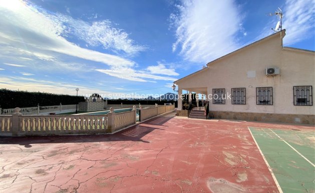 Resale - Country house - Sax