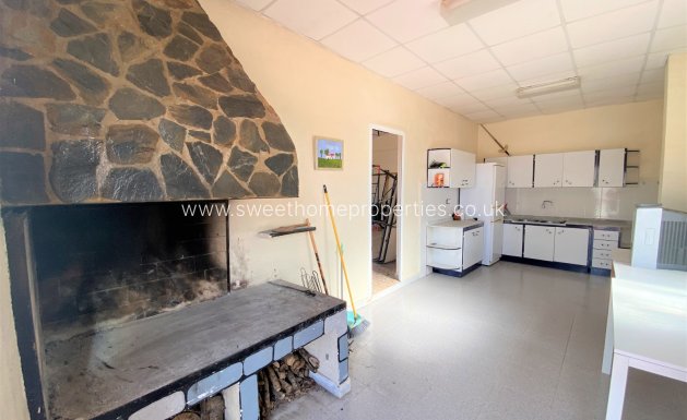 Resale - Country house - Sax