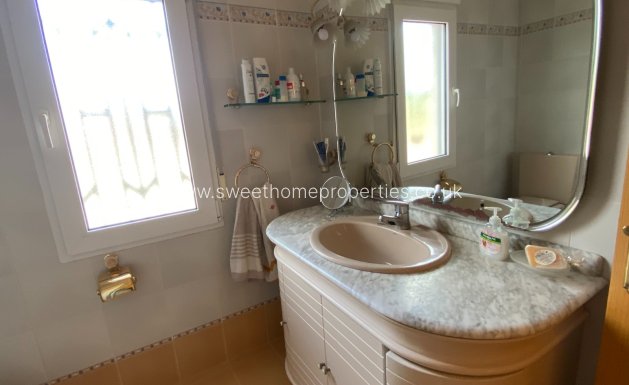 Resale - Country house - Sax