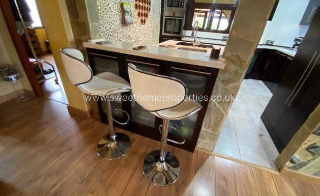 Resale - Country house - Sax