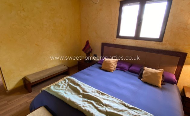 Resale - Country house - Sax