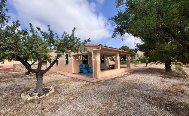 Reventa - Casa de campo - Monovar