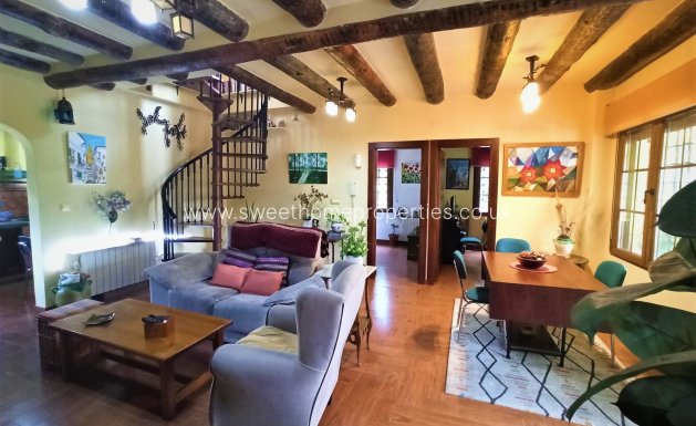 Resale - Country house - Novelda