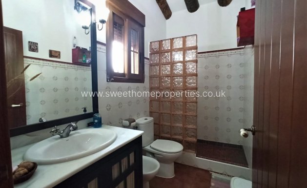 Resale - Country house - Novelda