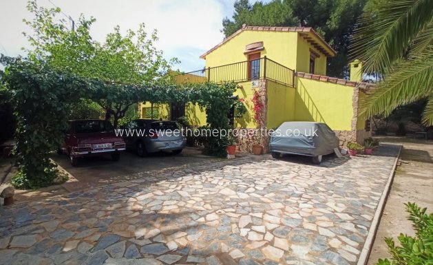 Resale - Country house - Novelda
