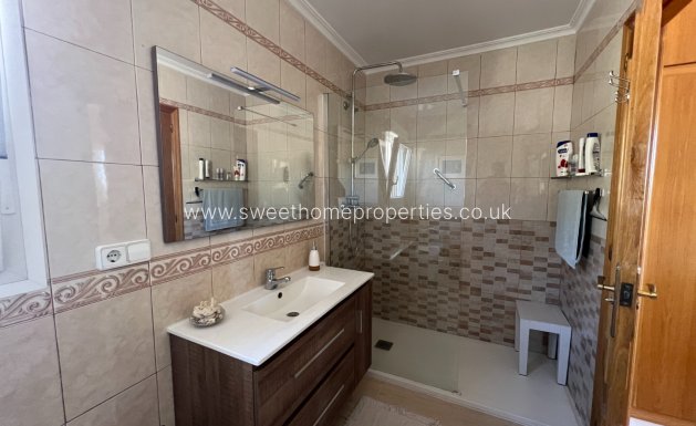 Resale - Country house - Sax