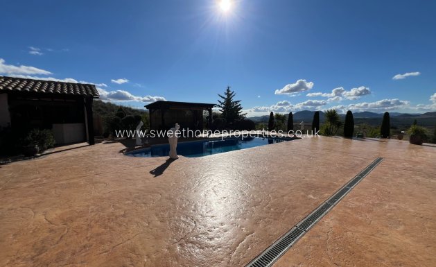 Resale - Country house - Sax