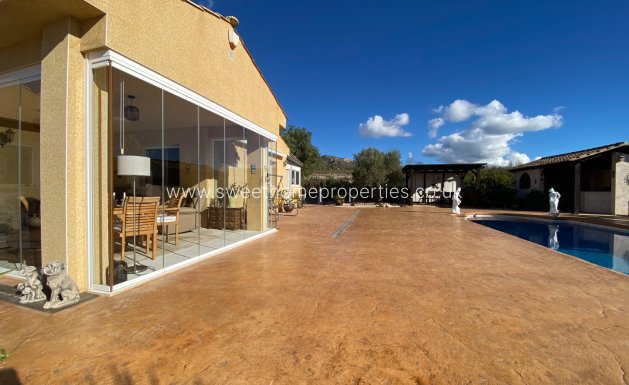 Resale - Country house - Sax