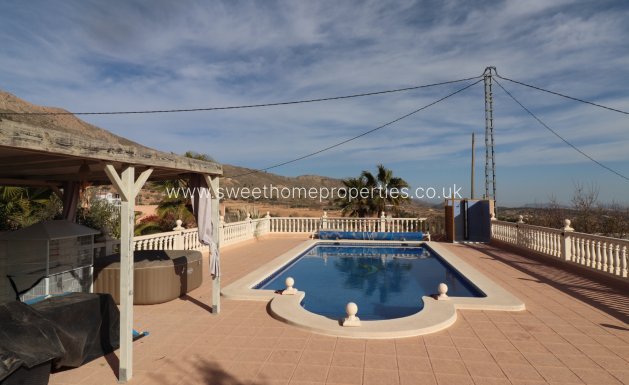 Resale - Villa - La Romana