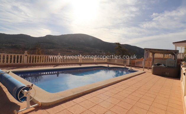 Resale - Villa - La Romana