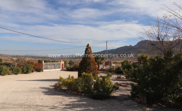 Resale - Villa - La Romana