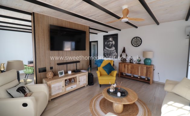 Resale - Villa - La Romana