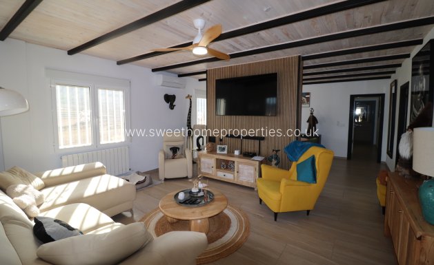 Resale - Villa - La Romana