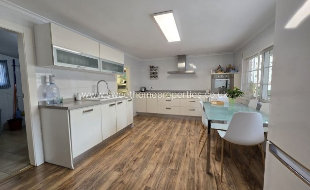 Resale - Country house - Sax