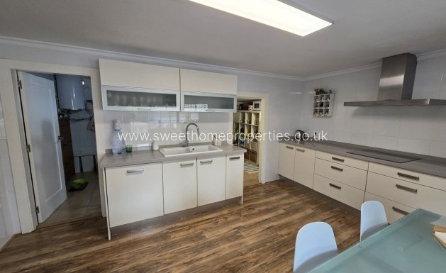 Resale - Country house - Sax