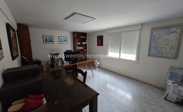 Resale - Country house - Sax