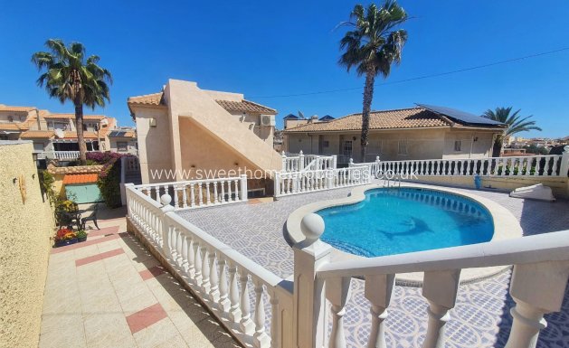 Resale - Villa - Orihuela Costa - Villamartin