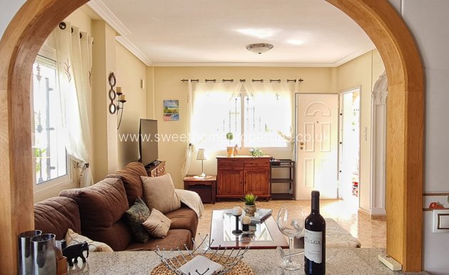 Resale - Villa - Orihuela Costa - Los Dolses