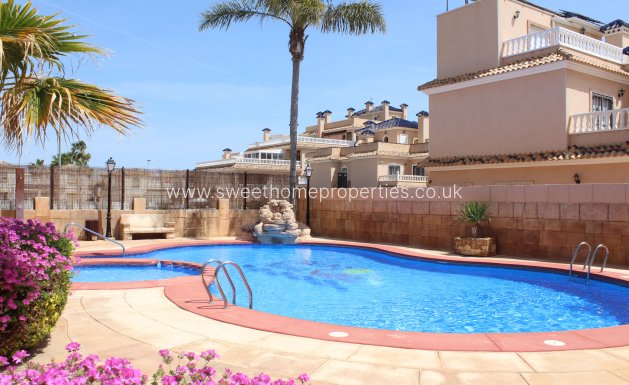 Resale - Villa - Orihuela Costa - Los Dolses