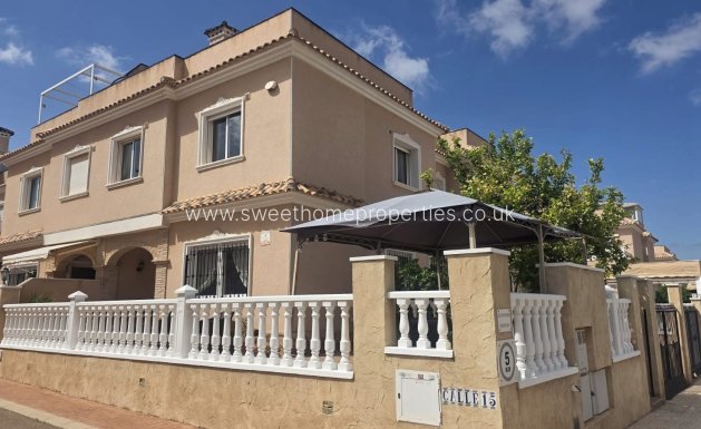 Resale - Villa - Orihuela Costa - Los Dolses