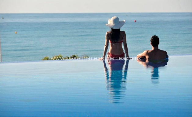 Resale - Villa - Orihuela Costa - Los Dolses