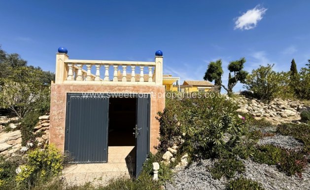 Resale - Country house - Pinoso