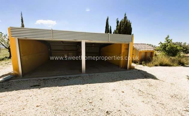 Resale - Country house - Pinoso