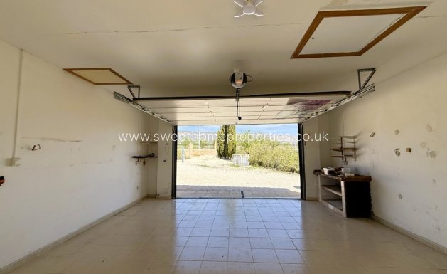 Resale - Country house - Pinoso