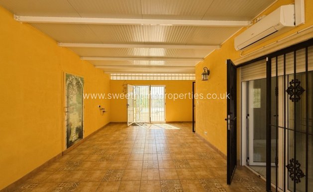 Resale - Country house - Pinoso