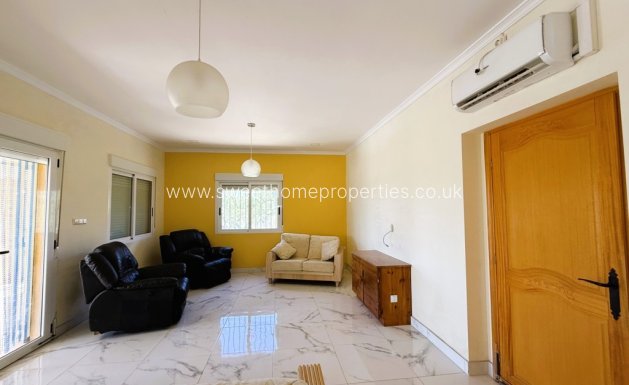 Resale - Country house - Pinoso