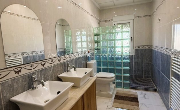 Resale - Country house - Pinoso