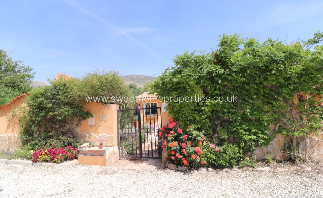 Resale - Country house - Hondon De Las Nieves - La Canalosa