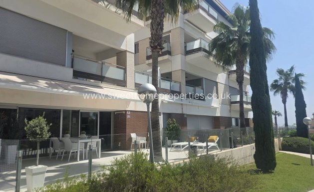 Resale - Apartment - Villamartin