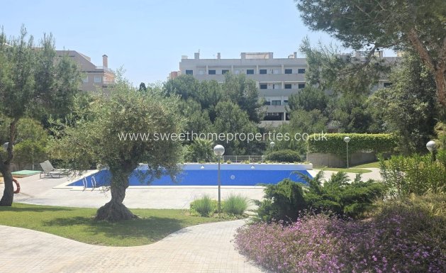 Resale - Apartment - Villamartin