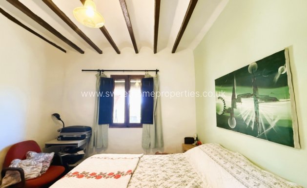 Resale - Country house - Pinoso