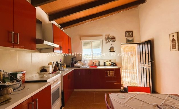 Resale - Country house - Pinoso