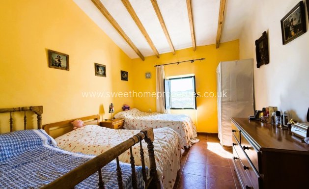 Resale - Country house - Pinoso