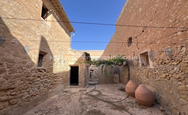Resale - Country house - Pinoso
