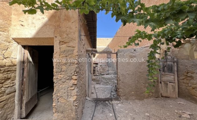 Resale - Country house - Pinoso