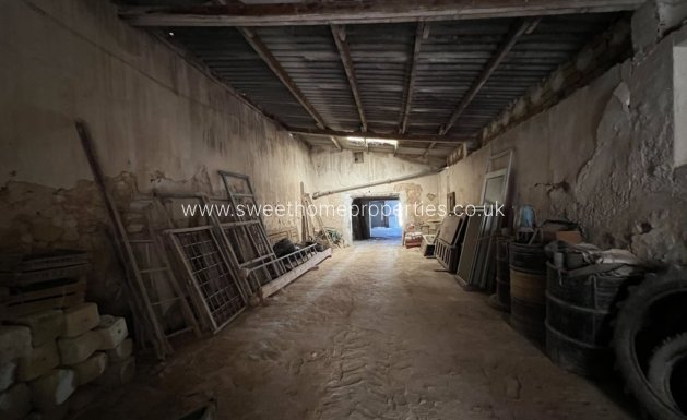 Resale - Country house - Pinoso