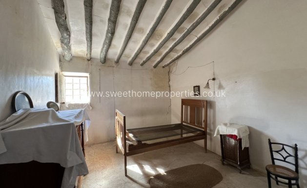 Resale - Country house - Pinoso