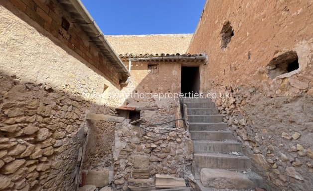 Resale - Country house - Pinoso