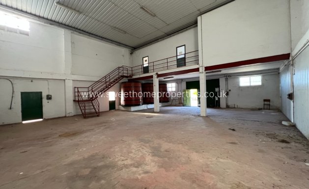 Reventa - Commercial - Hondon De Los Frailes