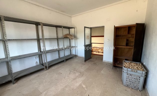 Reventa - Commercial - Hondon De Los Frailes