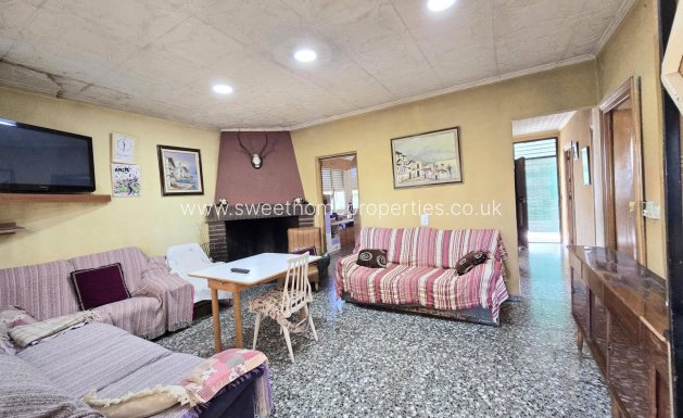 Resale - Country house - Salinas - Comunidad valenciana