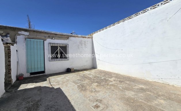 Resale - Country house - Salinas - Comunidad valenciana