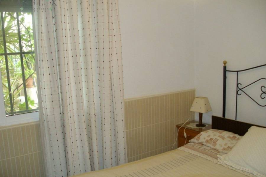 Re-sale - Country house - Crevillente