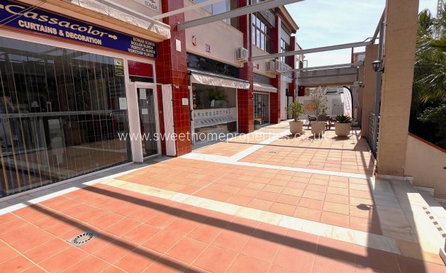 Resale - Commercial - Villamartin