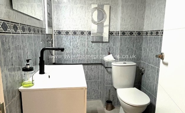 Resale - Commercial - Villamartin