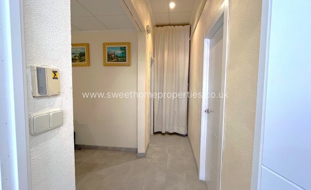 Resale - Commercial - Villamartin